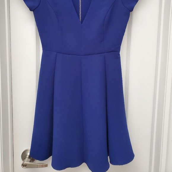 ARITZIA - WILDRED BLUE CAP SLEEVE JAPANESE CREPE DRESS - SIZE 0 - Picture 3 of 5